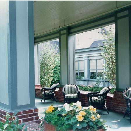 Roycroft Inn East Aurora Εξωτερικό φωτογραφία